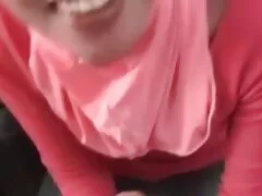 הומו החתיך מקבל את התחת שלו ללקק ולנגח על ידי סרטי פורנו לצפייה ישירה שמאלה חזה