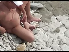 בוס לסבית מפתה את המשרתת סקסלצפיה ישירה הלוהטת שלה